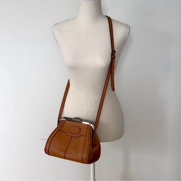 Oroton tan leather handbag - Picture 2 of 8